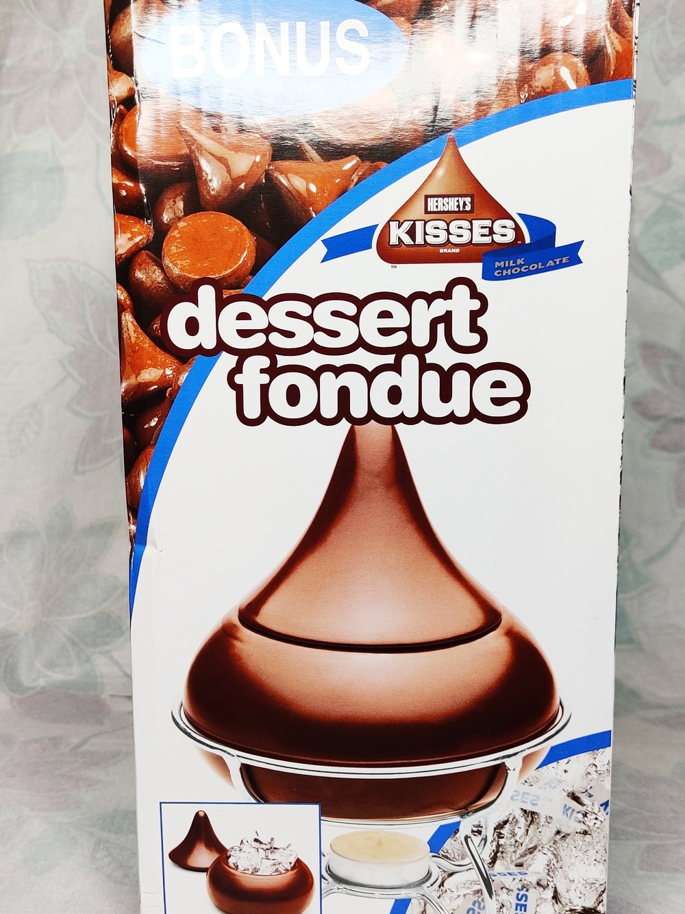 Hershey's Kisses Dessert Fondue - Milk Chocolate Brown